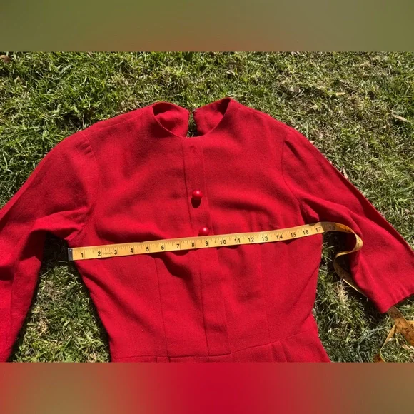 50s Vintage Red Knit Wiggle Dress with Long Sleeves - Picture 9 of 11